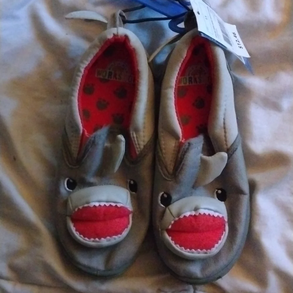 Build a bear shark shoes - Picture 1 of 4